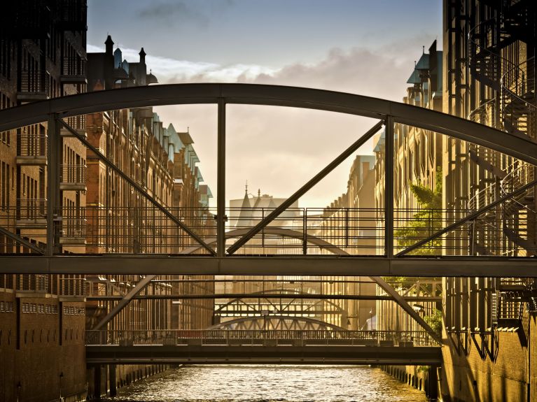 Un patrimoine mondial vivant : les façades en brique du quartier néogothique de la Speicherstadt. 