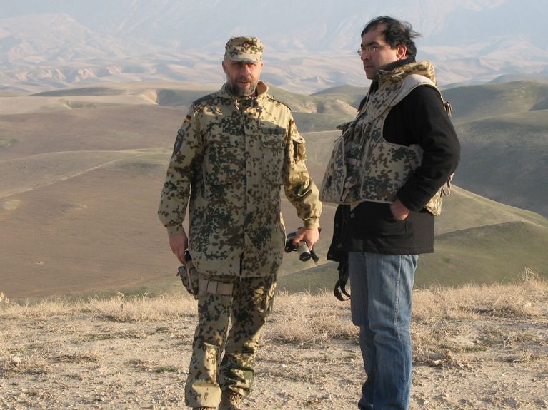 Nouripour with a German soldier in Afghanistan in 2010