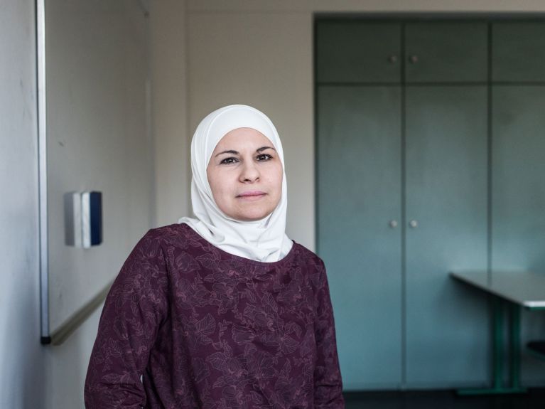 Lina Alkhalaf hat in Damaskus Chemie, Physik und Mathematik unterrichtet Lina Alkhalaf hat in Damaskus Chemie, Physik und Mathematik unterrichtet
