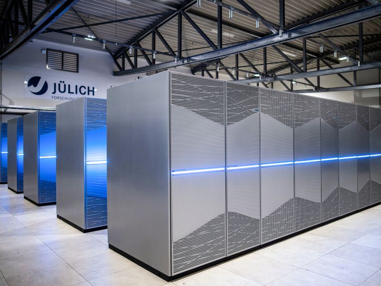 Forschungszentrum Jülich und Google entwickeln Quantencomputer