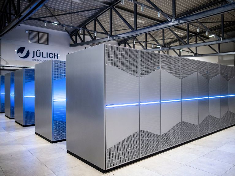 Forschungszentrum Jülich und Google entwickeln Quantencomputer Forschungszentrum Jülich und Google entwickeln Quantencomputer