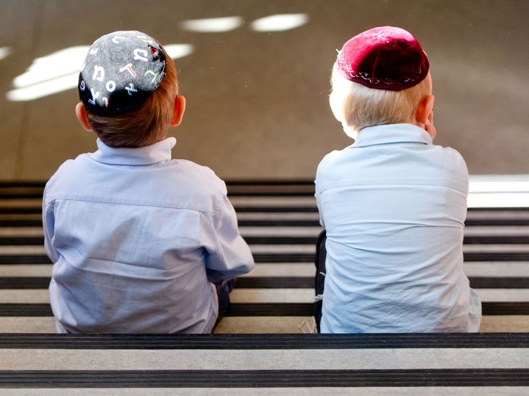 Jüdische Kinder mit Kippa Jüdische Kinder mit Kippa