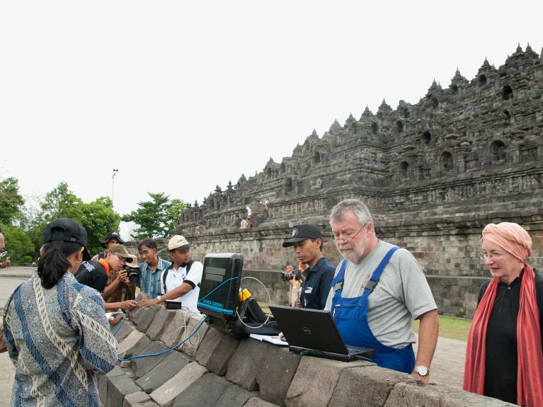 Hans Leisen in Borobudur