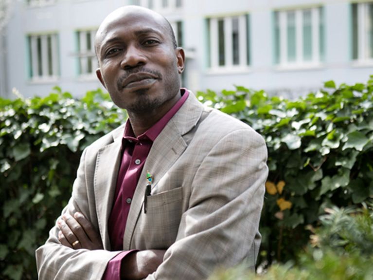 Nyanda Elias Ntinginya：学术领域的可贵工作