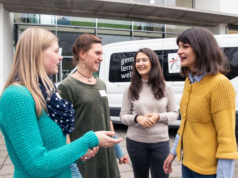 Als PASCH-Alumna engagiert sich Siyana als Studienbotschafterin an der Hochschule Magdeburg-Stendal.