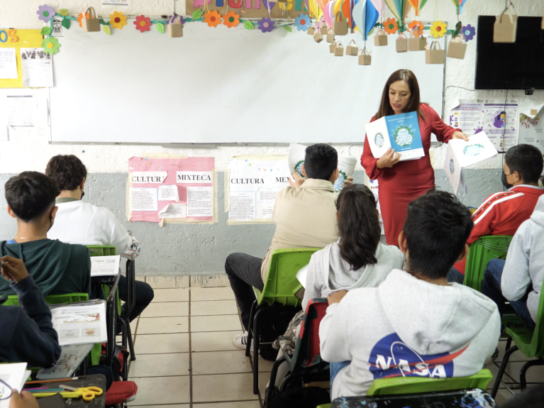 Los alumnos comentaron en clase sus observaciones de la naturaleza.