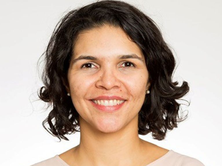 Dr. Cyntia Oliveira 