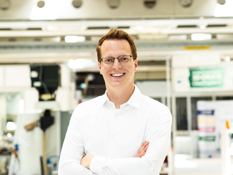 Sebastian Schötz, Experte für umweltgerechte Produktionstechnik