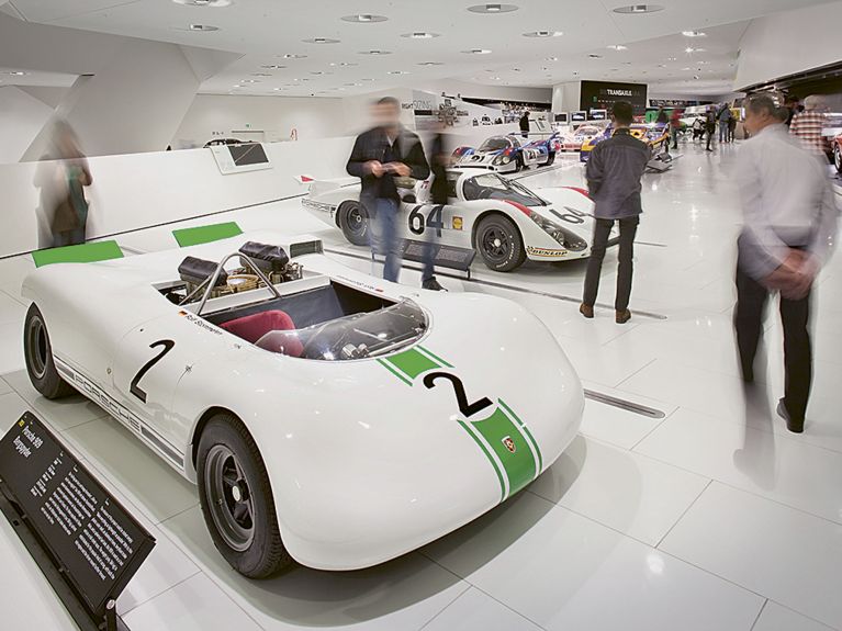 Mobile artworks: Porsche Museum in Stuttgart