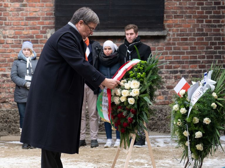 Armin Laschet 2019 in Auschwitz