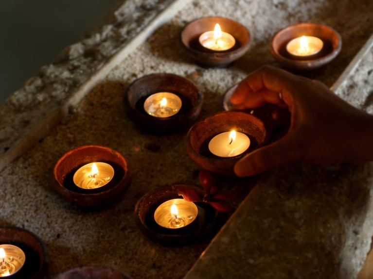 Find an emotional route to remembrance. Find an emotional route to remembrance.