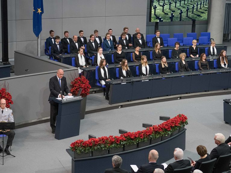 Rafał Dutkiewicz spricht vor dem deutschen Bundestag.