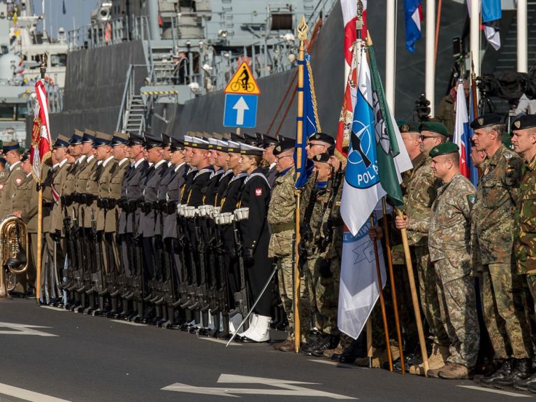Parade zur 20-Jahr-Feier des multinationalen Korps in Stettin.