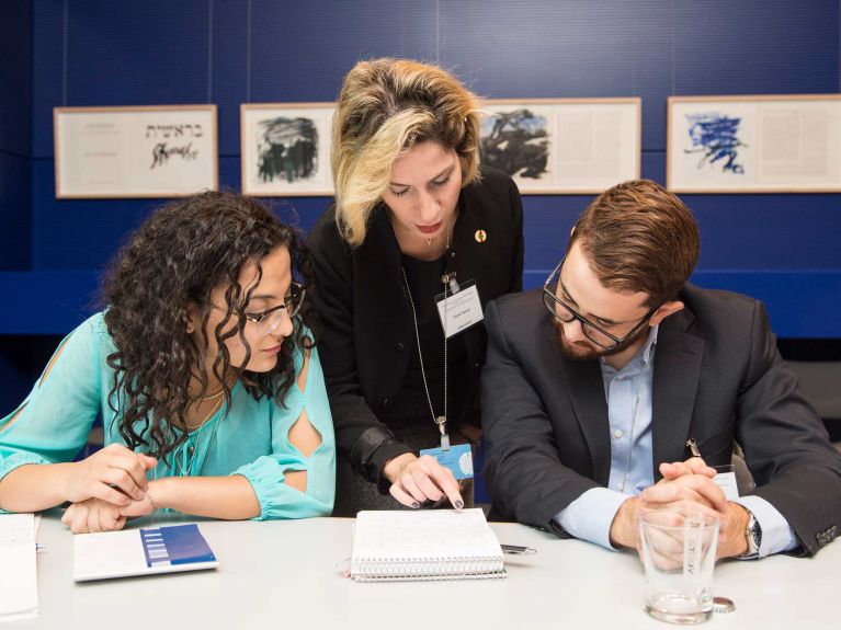 Arabische Hochschulabsolventen zu Besuch in Berlin