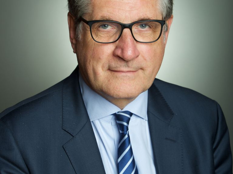 Botschafter Dr. Peter Schoof 