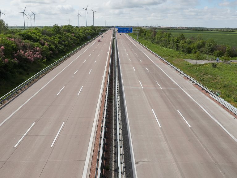 Leere Autobahn: Das Coronavirus macht’s möglich 