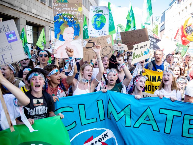   Fridays for Future 2019’da dünya çapında eş zamanlı protestolar düzenledi.