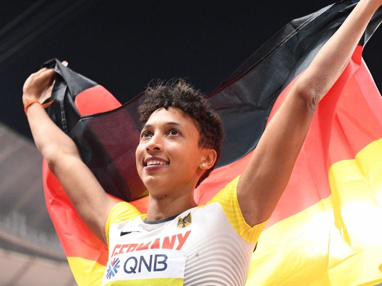 Malaika Mihambo is in second place among the German women's long-jump records. First place is held by world champion Heike Drechsler with 7.48 m.