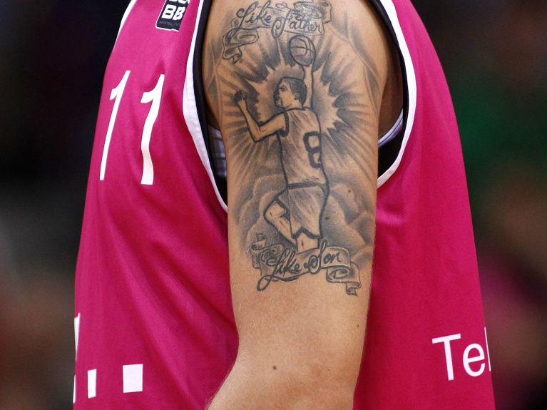 Jogador de basquetebol Enosch Wolf