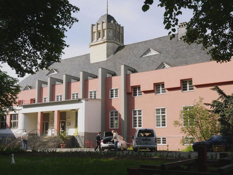 Probstzella Haus des Volkes (Halk Binası) Probstzella Haus des Volkes (Halk Binası)