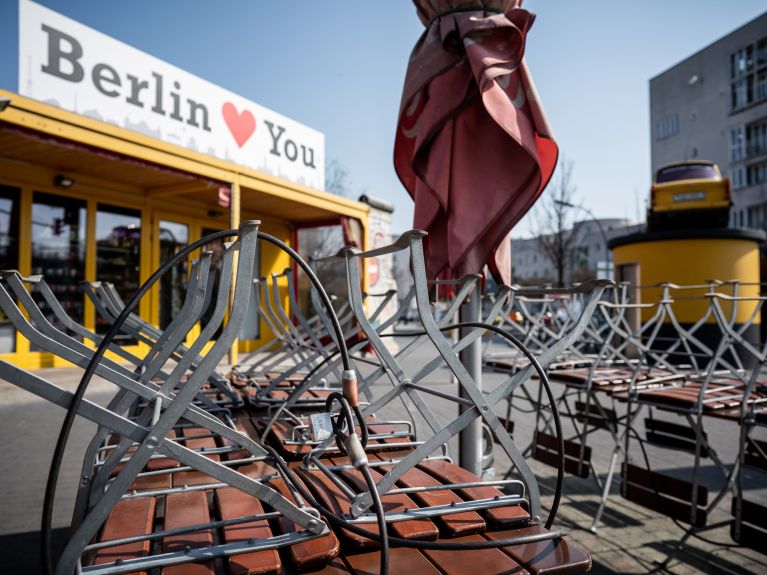 Korona Krizi: Berlin’de güneşli havaya rağmen müşteri yok.  
