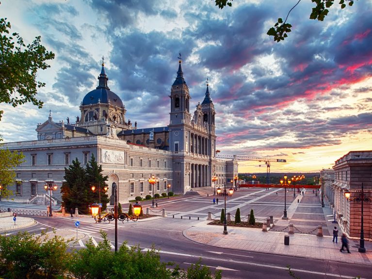Madrid: Die Kathedrale La Almudena.