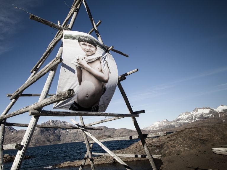 Installation artistique de Barbara Dombrowski dans le Grand Nord. 