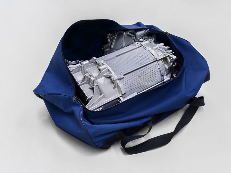 A propulsão elétrica do ID.3 cabe em uma bolsa de ginástica. A propulsão elétrica do ID.3 cabe em uma bolsa de ginástica.