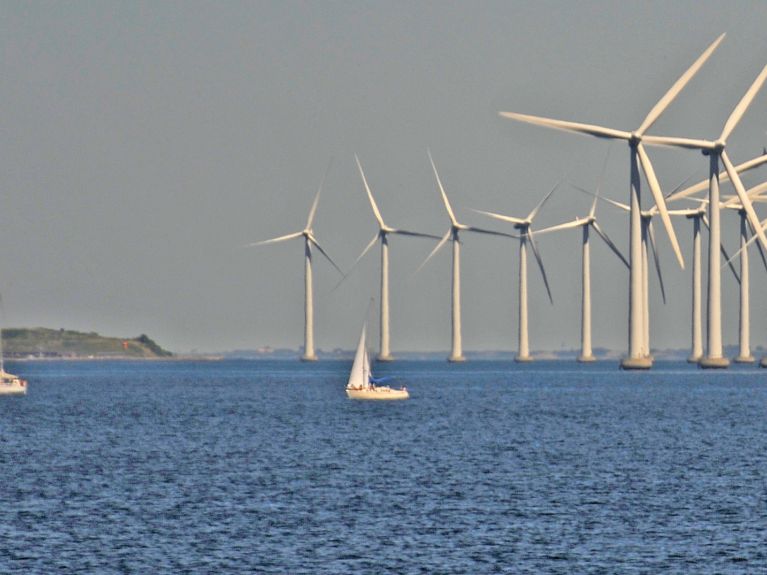 Turbiny wiatrowe w Öresund koło Kopenhagi