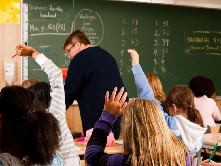 Uma receita bem-sucedida: pequenos grupos de alunos, professores com boa formação Uma receita bem-sucedida: pequenos grupos de alunos, professores com boa formação