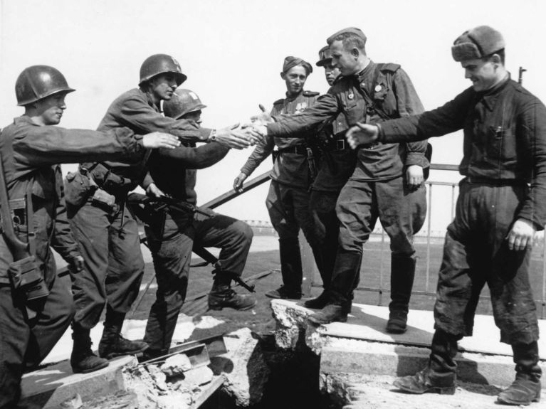 On 25 April 1945 American troops and units of the Red Army met for the first time on German soil.