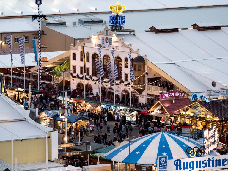 Volksfeste Oktoberfest Hofbraeu Festzelt