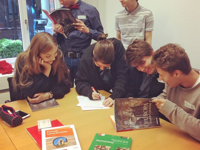 European identity: School students from Poland and France in Berlin.