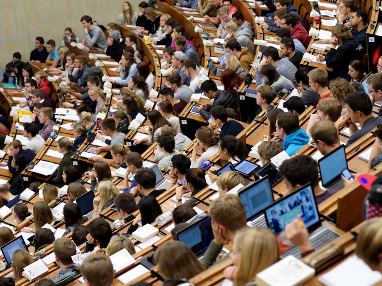 Studierende im Hörsaal