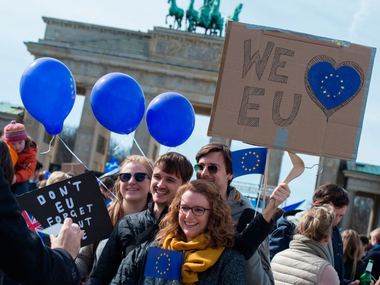 Молодые люди борются за сплочённость в ЕС.