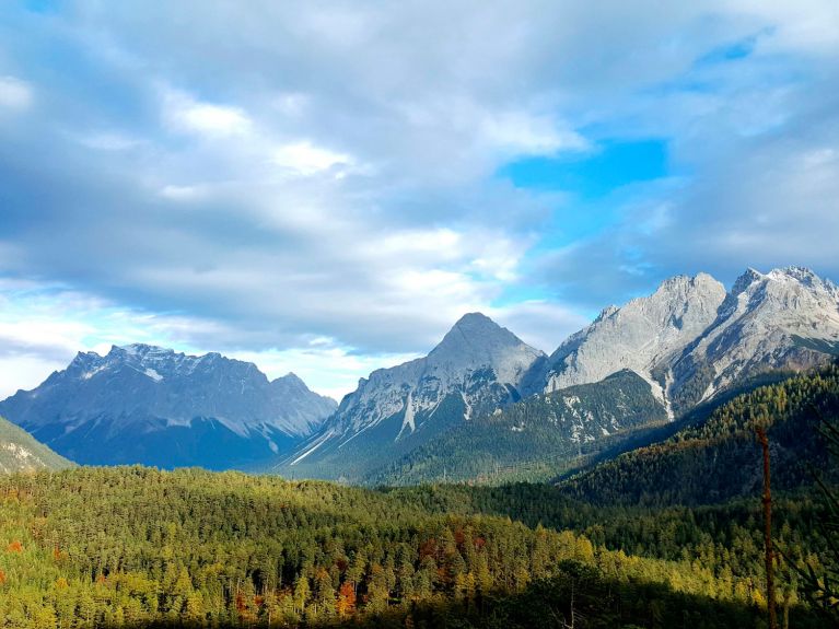 Alplerdeki Zugspitze zirvesi