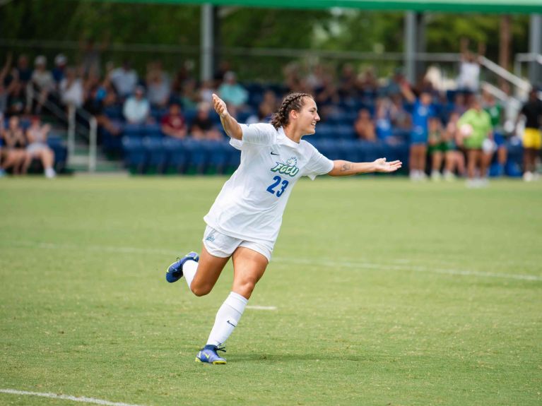 Katharina Oelschläger plays midfield for her US team. Katharina Oelschläger plays midfield for her US team.