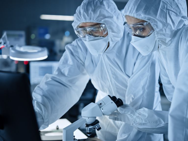 Two people in a laboratory.