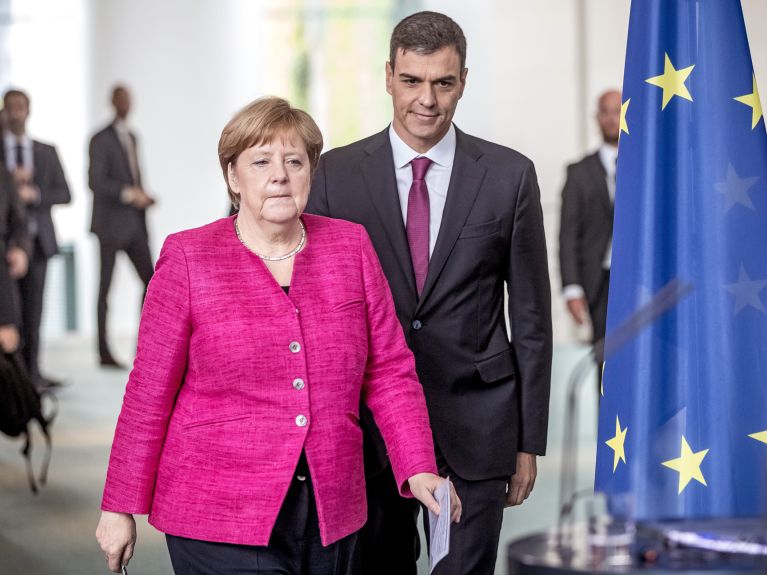 Kanzlerin Angela Merkel und der spanische Ministerpräsident Pedro Sánchez