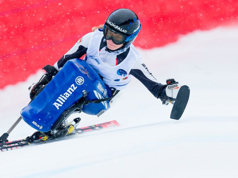 Fast: Anna Schaffelhuber during a super-G race Fast: Anna Schaffelhuber during a super-G race