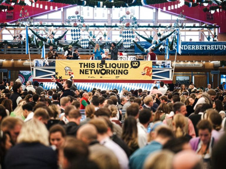The Oktoberfest is an important meeting place for the business community – pictured here is the “Bits & Pretzels” founders’ conference.  