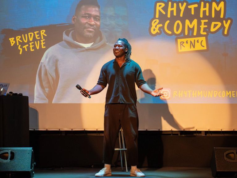 حصل ستيف هيوبي على جائزة غريم أونلاين في عام 2023.