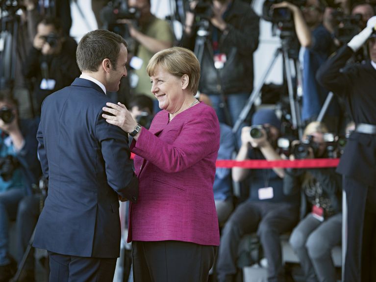 Chanceler federal alemã Angela Merkel e o presidente francês Emmanuel Macron