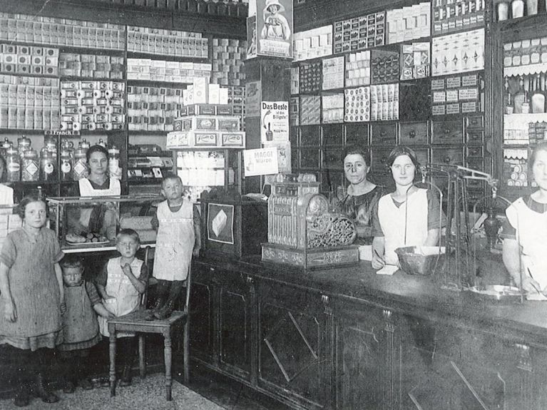Original Albrecht grocery store in Essen, 1925 