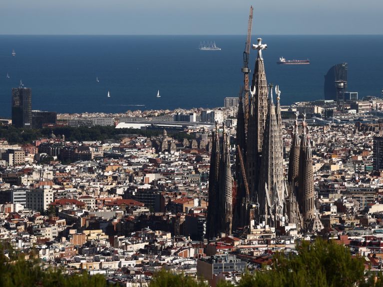 Luftaufnahmen von der Kirche La Sagrada Familia in Barcelona