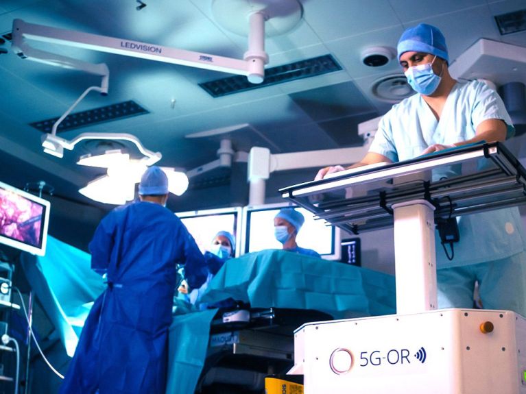 5G i sztuczna inteligencja na sali operacyjnej 5G i sztuczna inteligencja na sali operacyjnej