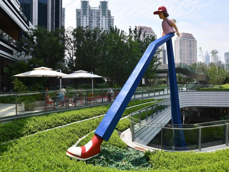 Moving on up: The sculpture “Up We Go” designed by “Inges Idee” in Shanghai