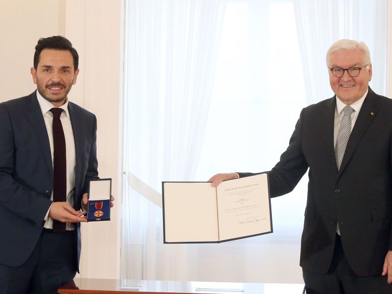 Derviş Hizarcı was awarded the Order of Merit of the Federal Republic of Germany in 2021 for his work.