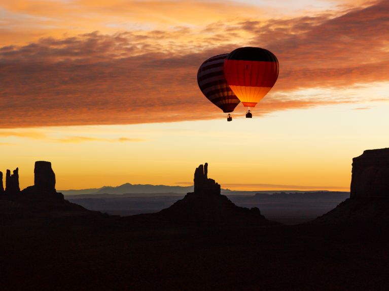 Brücken schlagen über dem Monument Valley