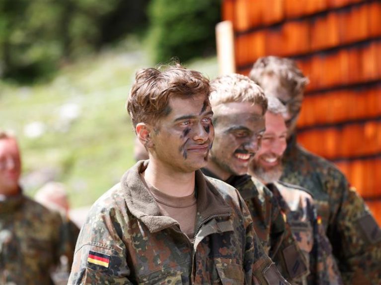 Neuer Wehrdienst auf dem Weg Neuer Wehrdienst auf dem Weg